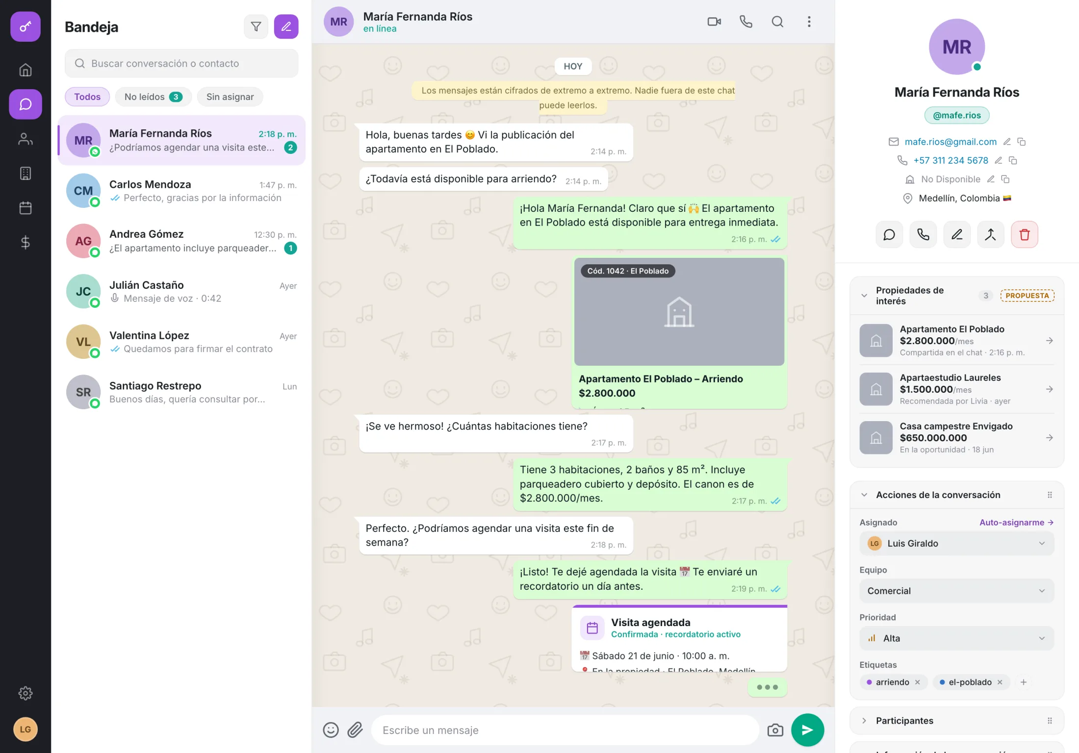 Bandeja de conversaciones: el chat de WhatsApp, la propiedad de interés y la etapa del negocio en la misma pantalla